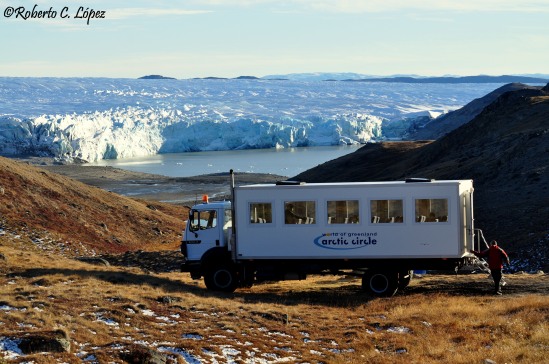 Camión 4x4 para el exigente trayecto al glaciar Russell