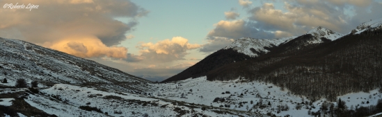 Panoramica de las montañas de Galičica al atardecer