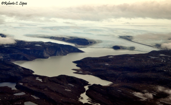 Vista aérea del borde de la tundra con el Indlansis de Groenlandia